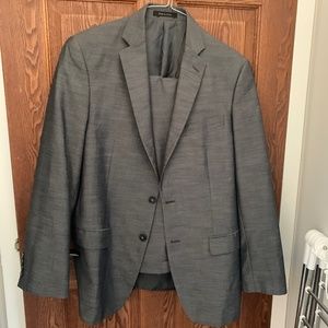 Grey/silver suit